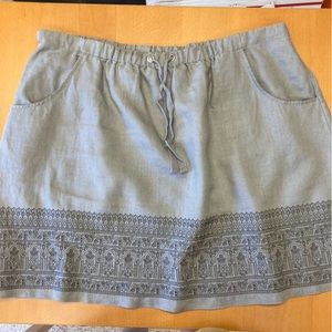 Garnet Hill linen skirt with embroidery. Size 16; very versatile color!